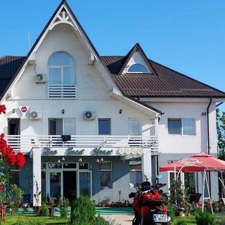 Tina Guest House Basarabi Exteriér fotografie